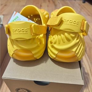 Crocs x Salehe Bembury Clog in color YOLK 207393-76L Size US Men size 7, 8 & 9
